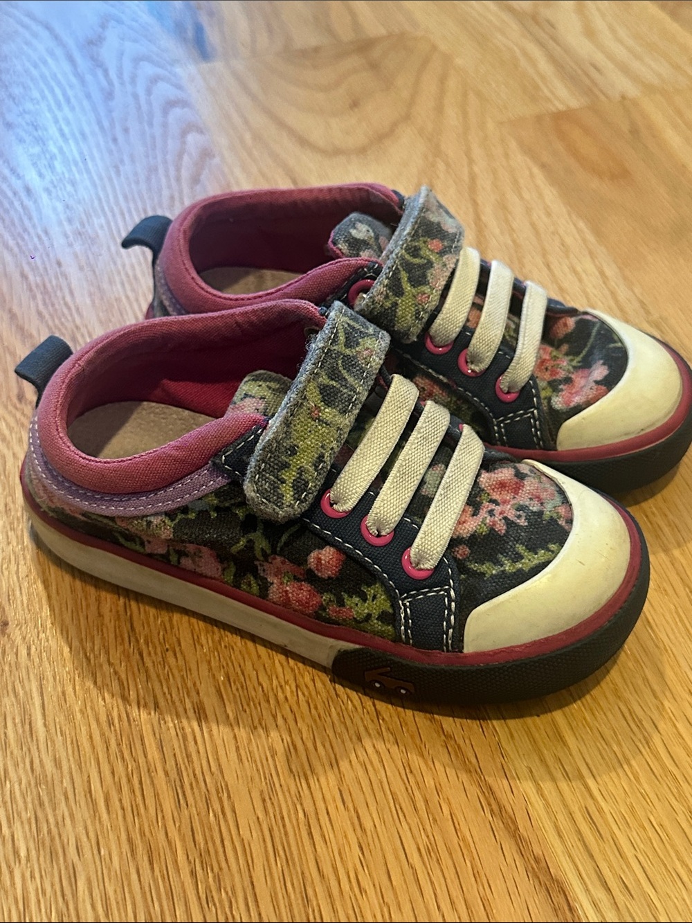 Girls Floral Lace-Up & Hook Sneakers in Pink and Black